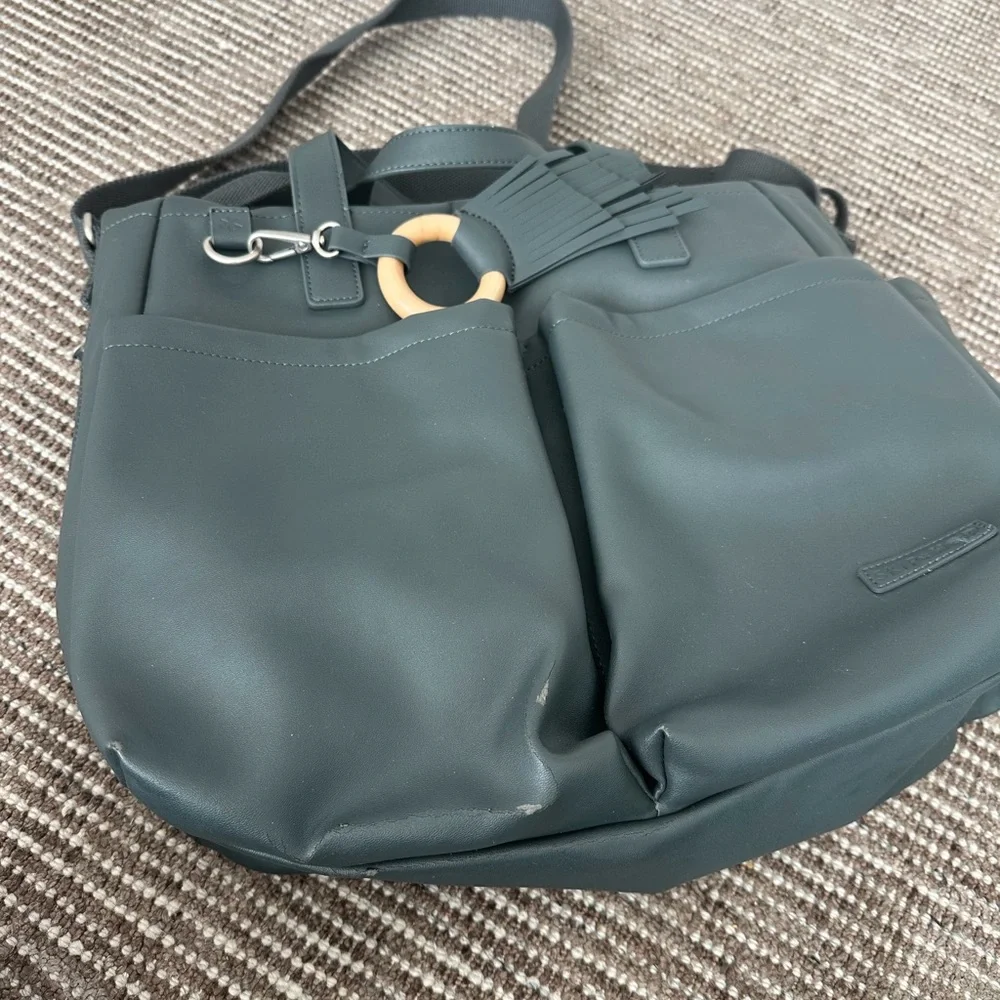 Skip Hop gray Greenwich simply chic tote gray diaper bag